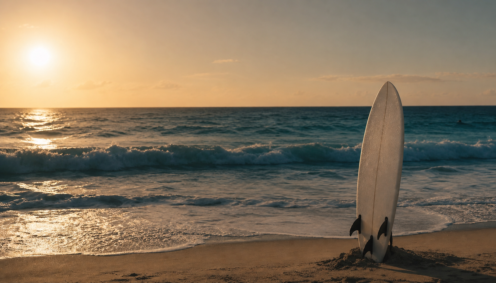 Tavola da surf sulla spiaggia di Sal al tramonto